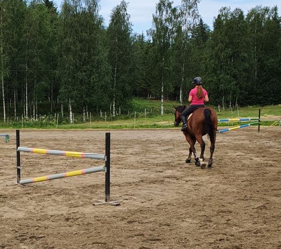 Kentän pohjaa huolletaan useamman kerran viikossa